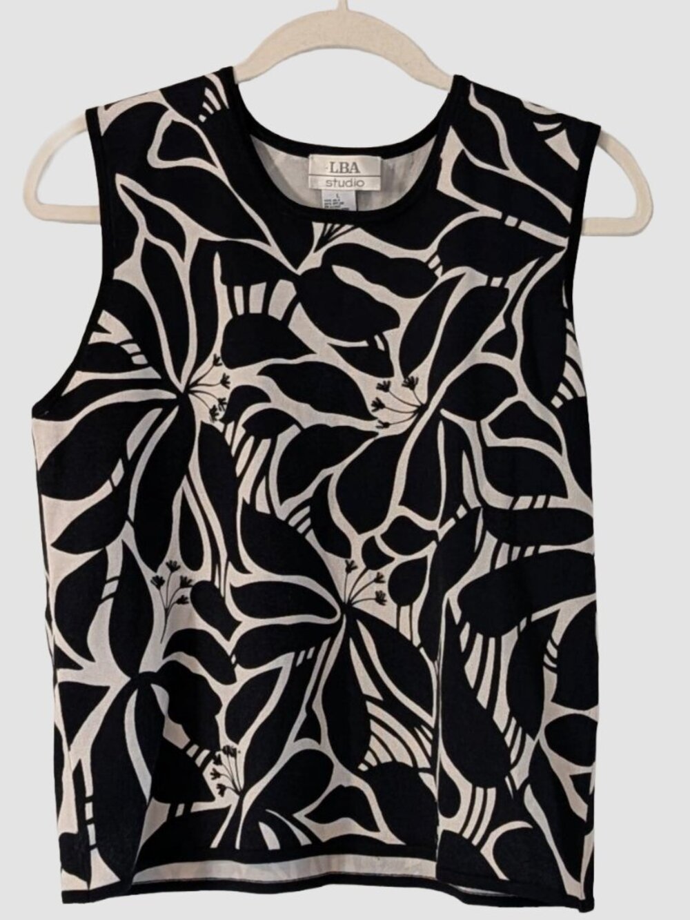 LBA Studio Silk Blend Black & White Floral Sleeveless Top Beaded L Classic